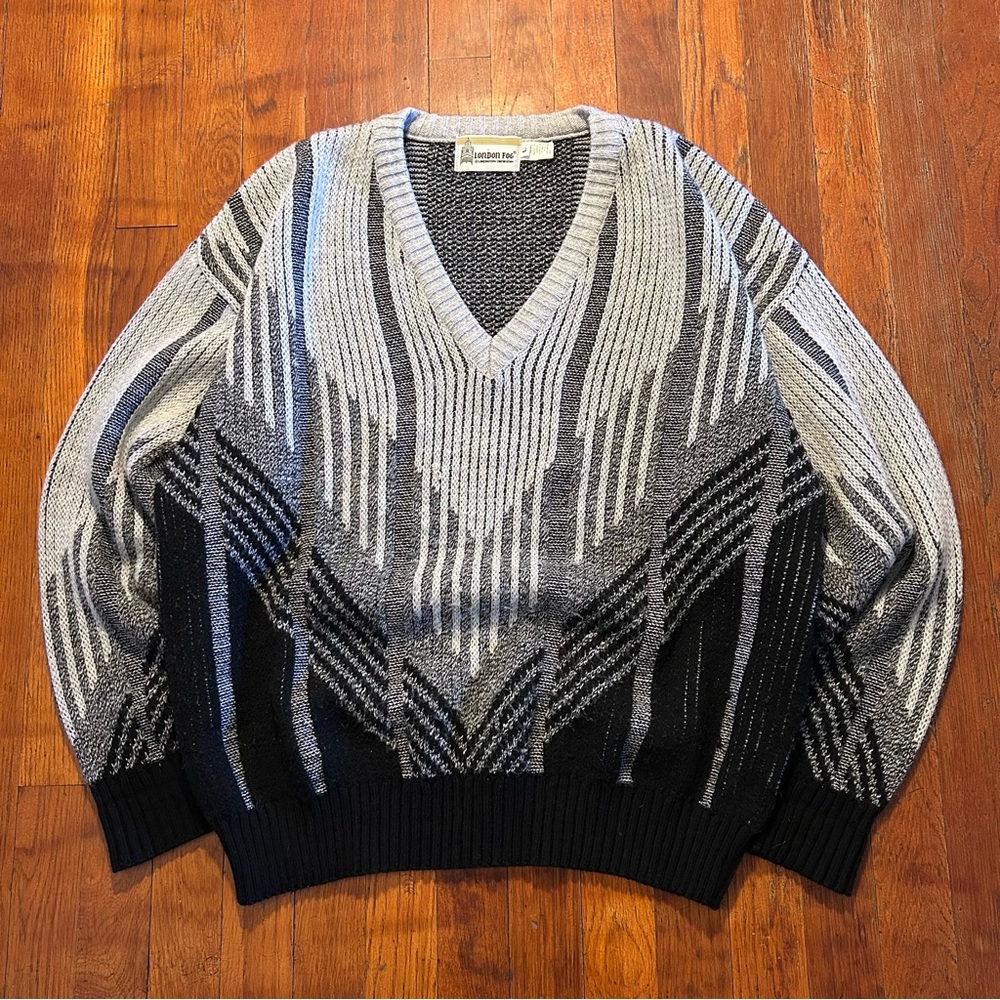 Vintage London Fog ‘90s Grandpa Geometric Wool Blend Gray Black V-Neck Sweater L